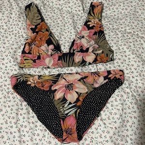 billabong reversible bikini size small